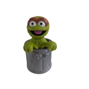 Sesame Street Oscar the‎ Grouch Mini Figure Toy Trash Can
